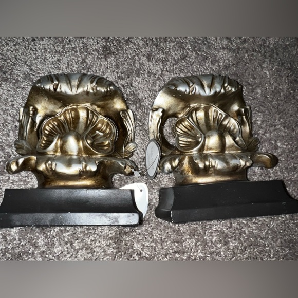 NIB 2 Small Acanthus Bookends - Picture 1 of 6
